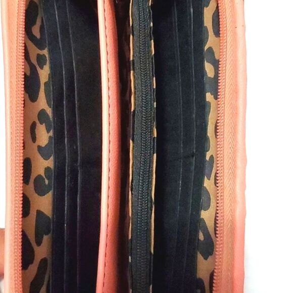 Jessica Simpson Peach Ruched Wallet - Picture 5 of 7